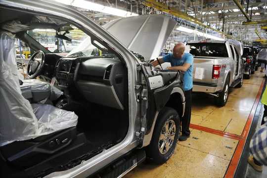 Why A Measured Transition To Electric Vehicles Would Benefit The US Why A Measured Transition To Electric Vehicles Would Benefit The US