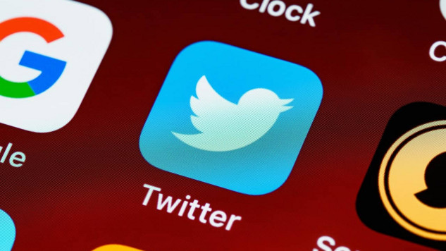Political Leaders on Twitter: Contrasting Trends in Untrustworthy Content untrustworthy content on twitter 7 21